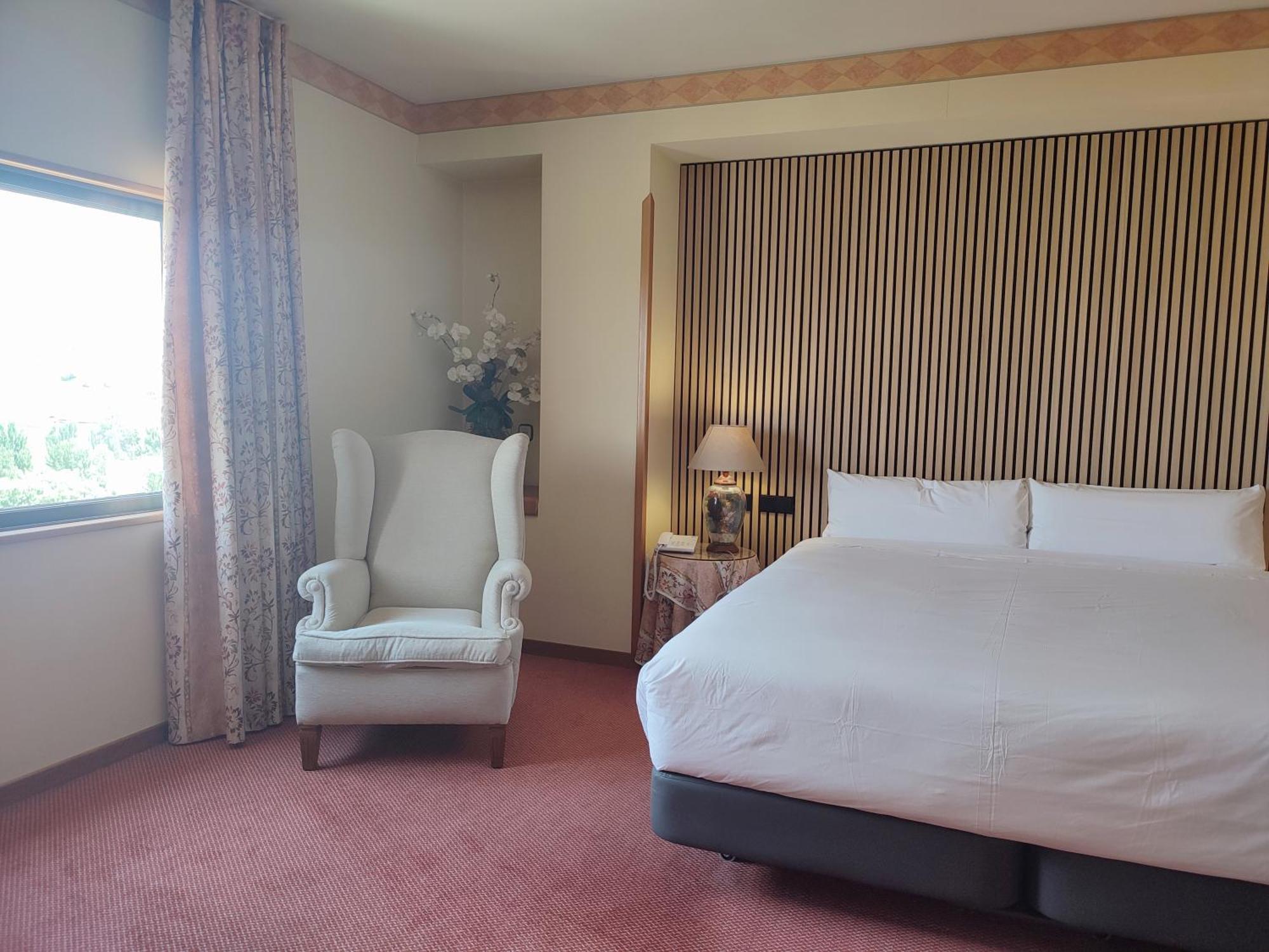 Hotel Sercotel Cuatro Postes Ávila Extérieur photo