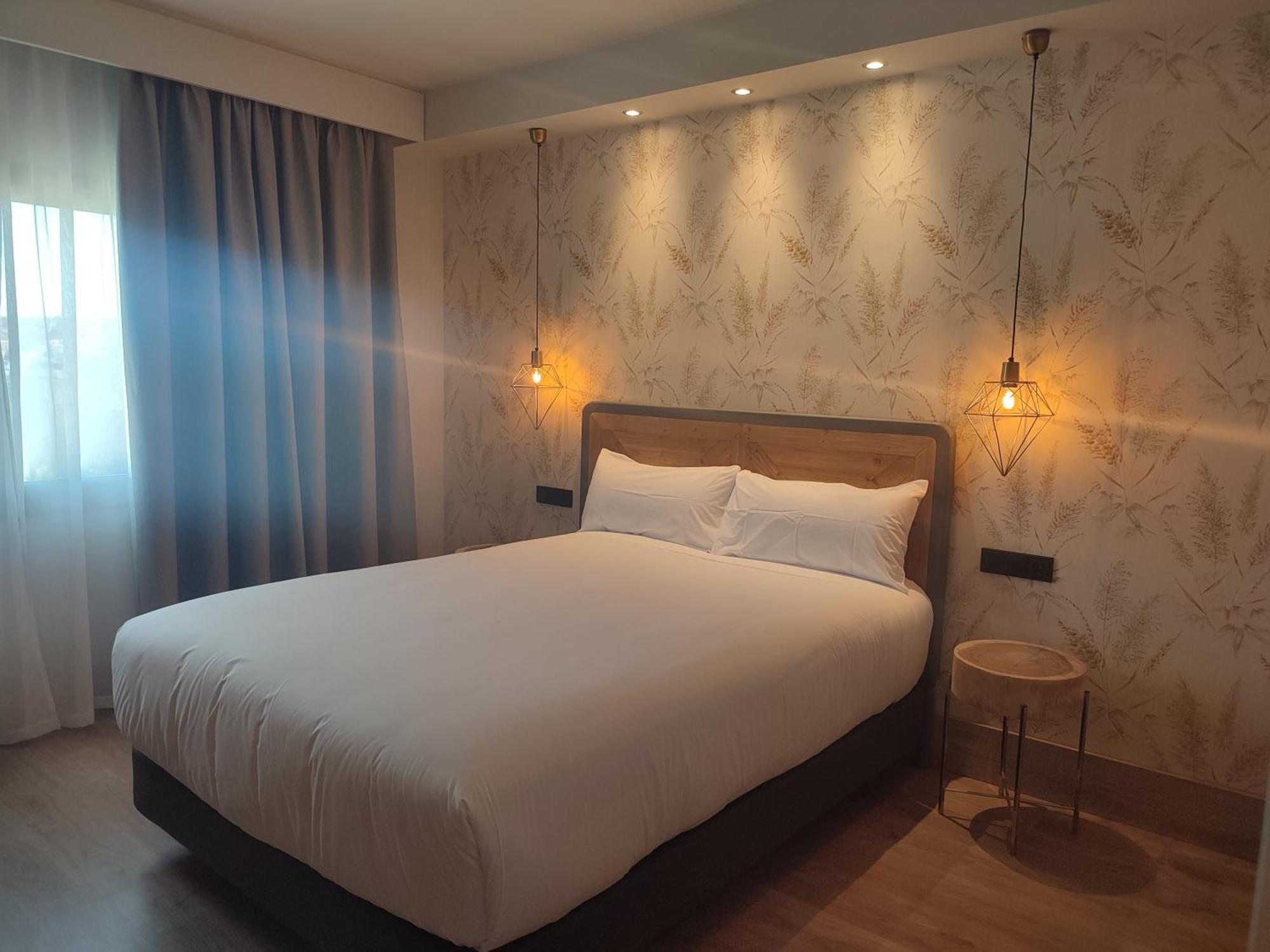 Hotel Sercotel Cuatro Postes Ávila Extérieur photo