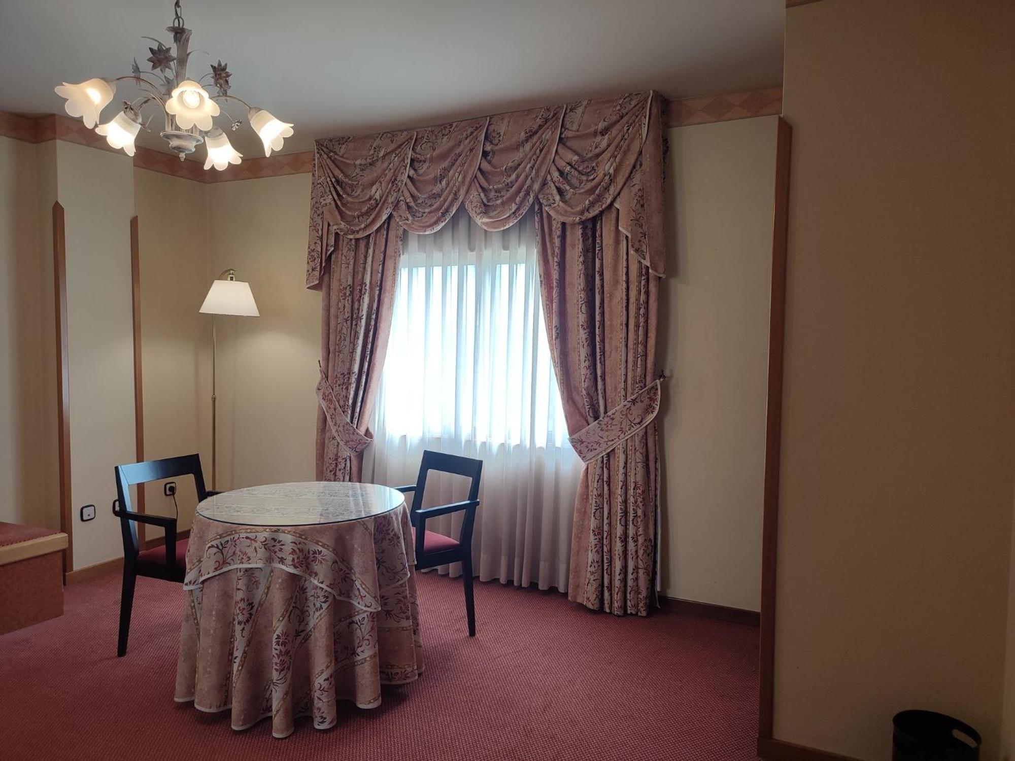 Hotel Sercotel Cuatro Postes Ávila Extérieur photo