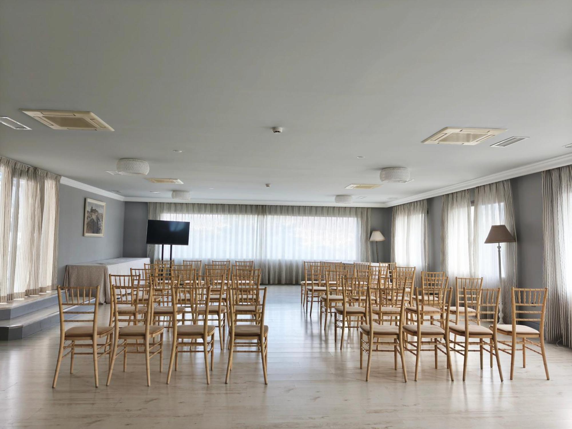 Hotel Sercotel Cuatro Postes Ávila Extérieur photo