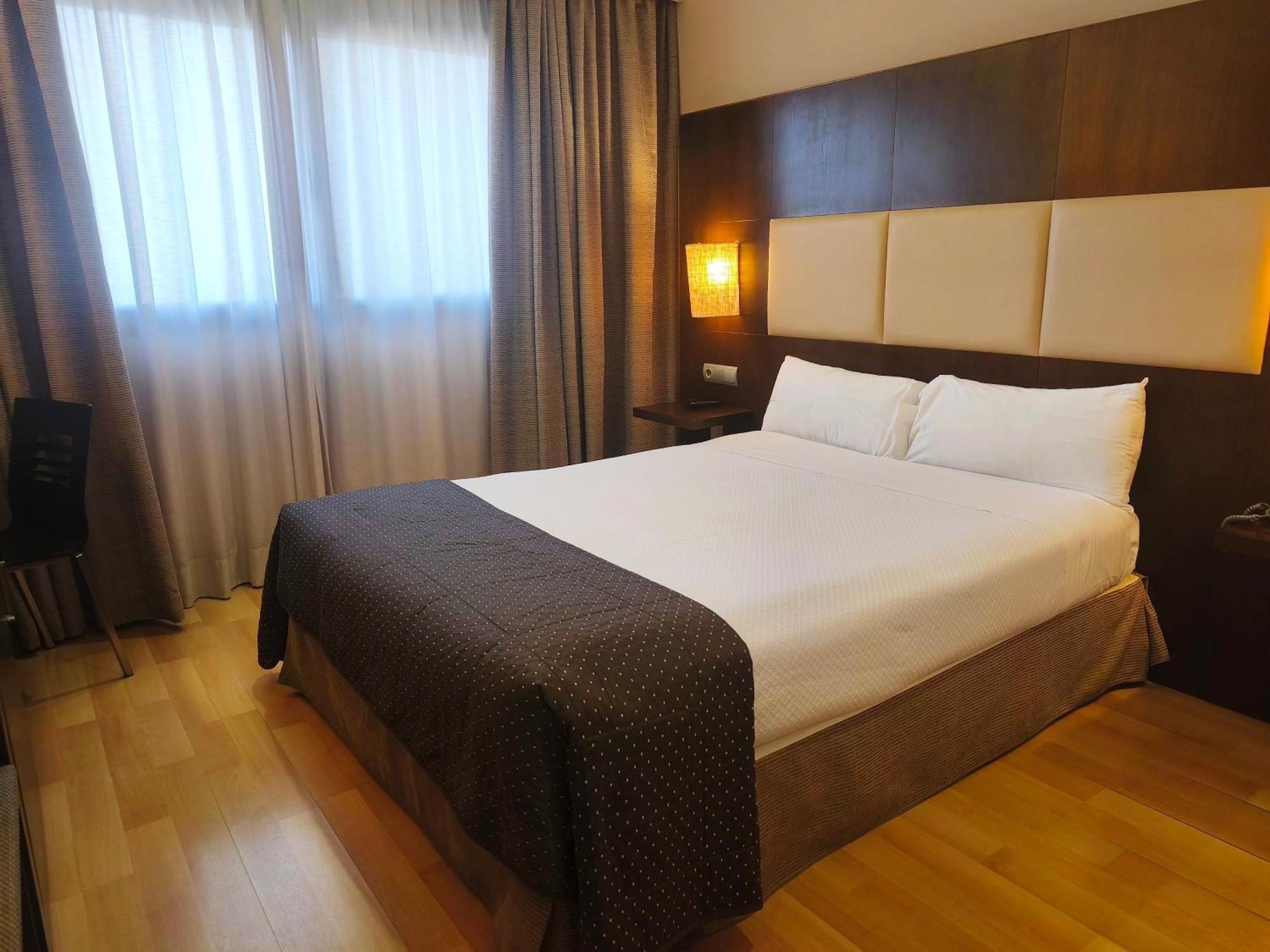 Hotel Sercotel Cuatro Postes Ávila Extérieur photo